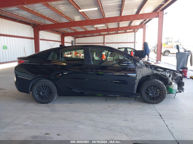 Toyota Prius Two 2016 JTDKBRFU1G3513591 Image 14