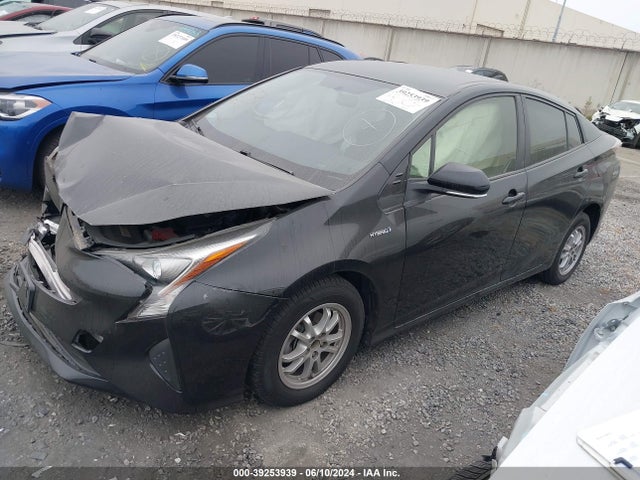 Toyota Prius Two 2016 JTDKBRFU5G3018004 Image 2