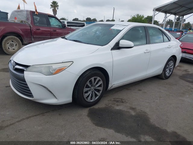 Toyota CAMRY LE 2015 4T1BF1FK4FU934858 Image 2