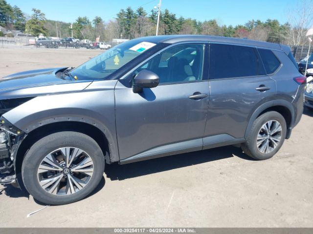 5N1AT3BBXMC772890 Nissan Rogue Sv Intelligent Awd