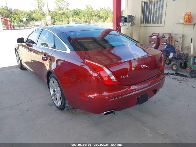 2012 JAGUAR XJ SAJWA2GB7CLV36619 Photo 2