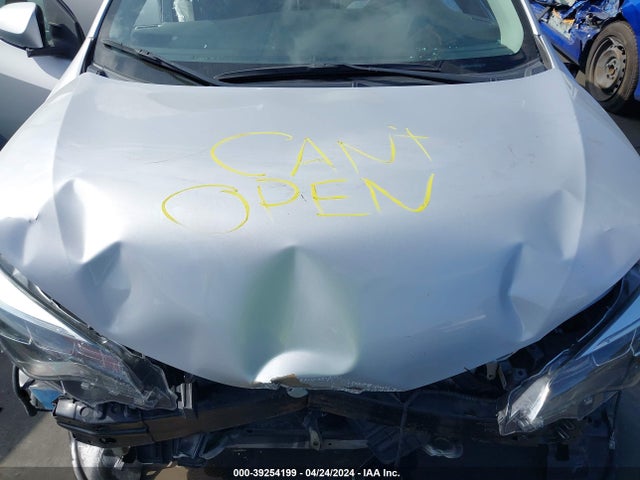 Toyota COROLLA SE 2018 5YFBURHE5JP801676 Image 10