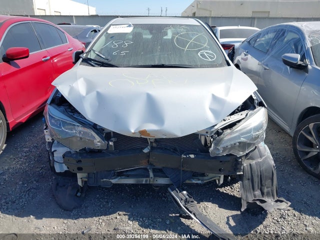 Toyota COROLLA SE 2018 5YFBURHE5JP801676 Image 12