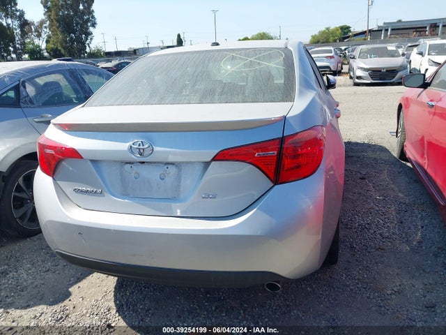 Toyota COROLLA SE 2018 5YFBURHE5JP801676 Image 16