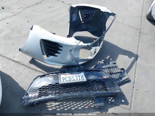 Toyota COROLLA SE 2018 5YFBURHE5JP801676 Image 11