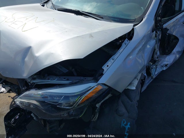 Toyota COROLLA SE 2018 5YFBURHE5JP801676 Image 18