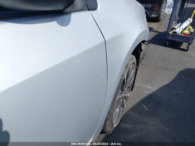 Toyota COROLLA SE 2018 5YFBURHE5JP801676 Image 21