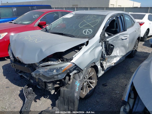 Toyota COROLLA SE 2018 5YFBURHE5JP801676 Image 2