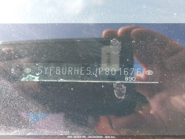 Toyota COROLLA SE 2018 5YFBURHE5JP801676 Image 9