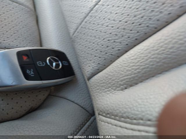 WDDZF4KB6HA096708 Mercedes-Benz E 300 4matic