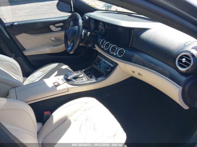 WDDZF4KB6HA096708 Mercedes-Benz E 300 4matic
