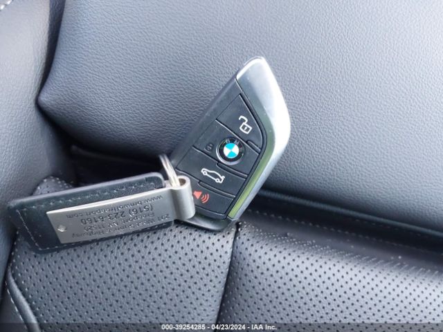 3MW89FF06R8D83560 BMW 3 Series 330i Xdrive