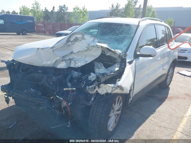 WVGAV7AXXHK052001 Volkswagen Tiguan 2.0t/2.0t S