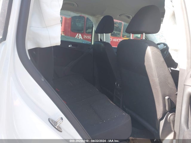 WVGAV7AXXHK052001 Volkswagen Tiguan 2.0t/2.0t S