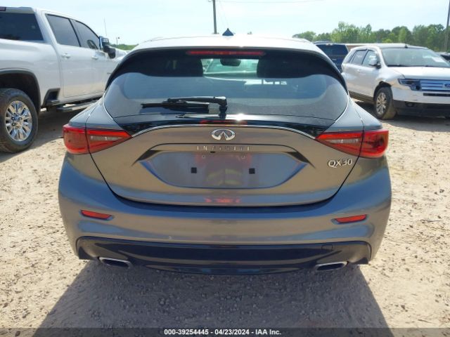 SJKCH5CP7HA037528 Infiniti Qx30 Luxury
