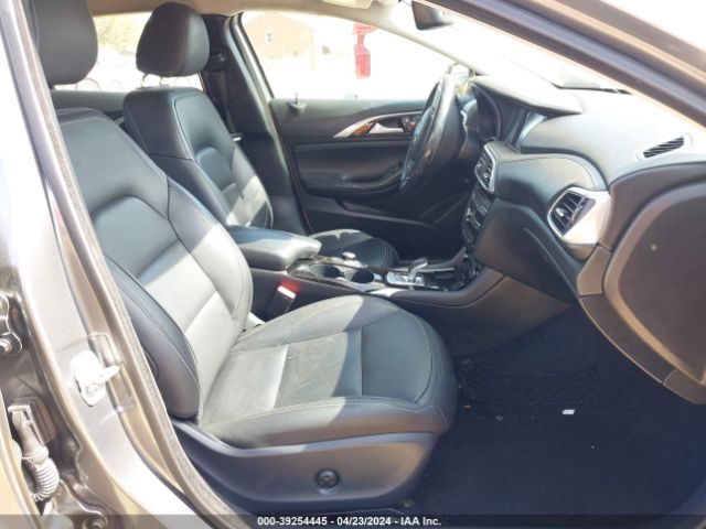 SJKCH5CP7HA037528 Infiniti Qx30 Luxury