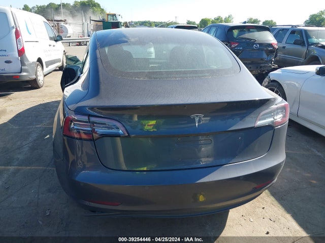 Tesla Model 3 Long Range/mid Range 2018 5YJ3E1EA3JF052764 Image 16