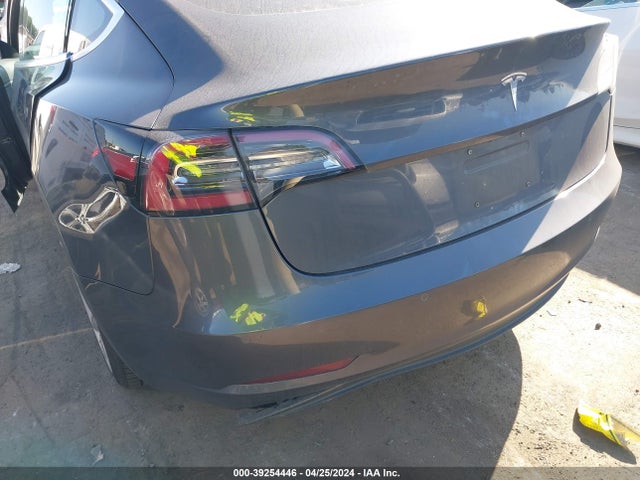 Tesla Model 3 Long Range/mid Range 2018 5YJ3E1EA3JF052764 Image 21