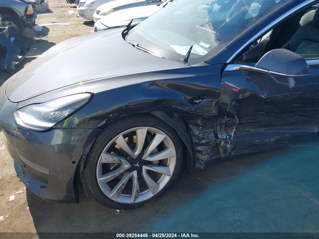 Tesla Model 3 Long Range/mid Range 2018 5YJ3E1EA3JF052764 Image 6