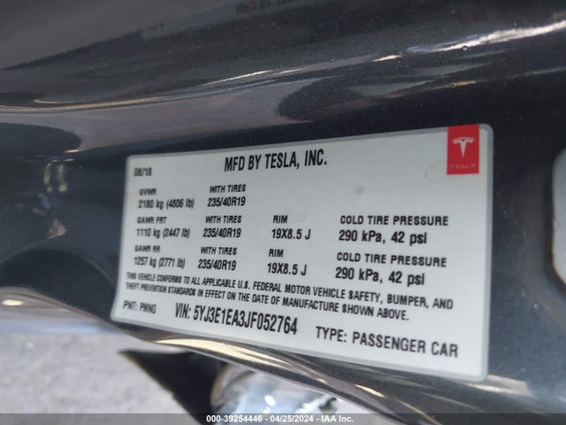 Tesla Model 3 Long Range/mid Range 2018 5YJ3E1EA3JF052764 Image 9