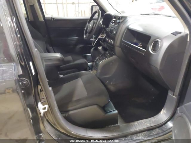 1C4NJPBBXFD186156 Jeep Patriot Sport