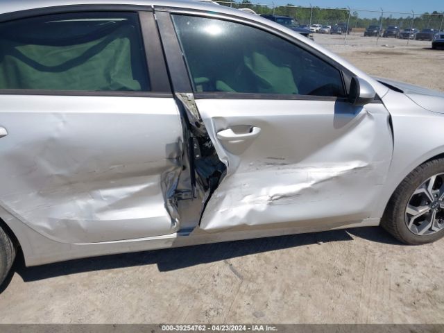 3KPF24AD4KE106278 KIA Forte Lxs