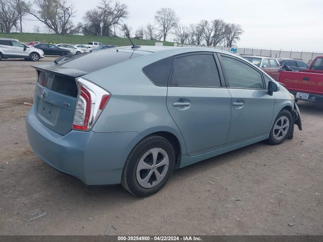 Toyota Prius Three 2014 JTDKN3DU7E1822496 Image 4