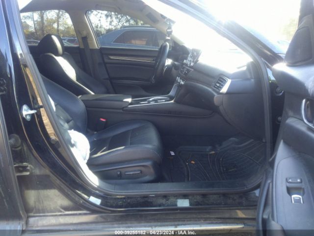 1HGCV2F96JA012067 Honda Accord Touring 2.0t