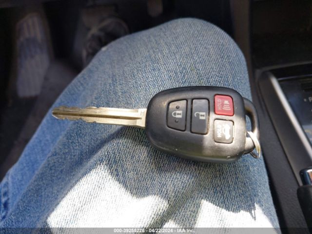 2T1BURHE2GC631334 Toyota COROLLA LE