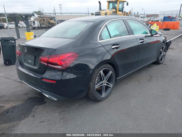 W1K3G4EB0NJ361214 Mercedes-Benz A 220