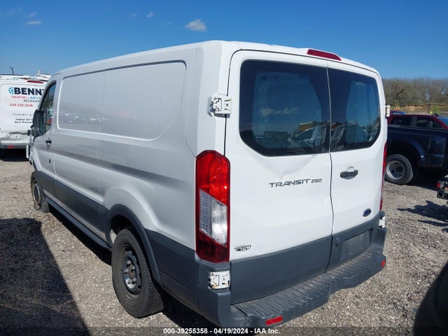 Ford Transit-250 2017 1FTYR1ZM1HKB15050 Image 3