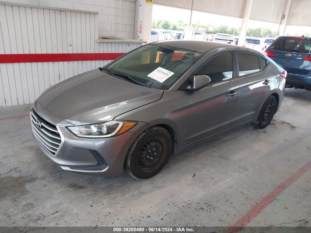 Hyundai ELANTRA SE 2018 5NPD74LF8JH388331 Image 2