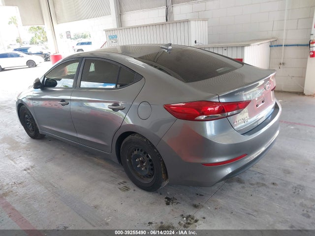 Hyundai ELANTRA SE 2018 5NPD74LF8JH388331 Image 3