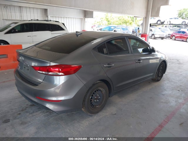 Hyundai ELANTRA SE 2018 5NPD74LF8JH388331 Image 4