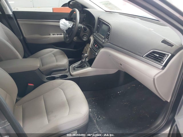 Hyundai ELANTRA SE 2018 5NPD74LF8JH388331 Image 5