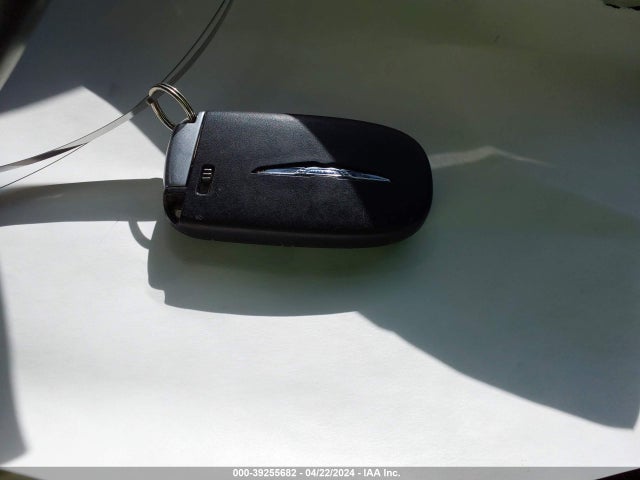 39255682 :رقم المزاد ، 1C3CCCBG8GN157776 vin ، 2016 Chrysler 200 S مزاد بيع