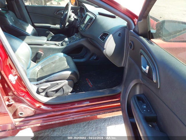 39255682 :رقم المزاد ، 1C3CCCBG8GN157776 vin ، 2016 Chrysler 200 S مزاد بيع