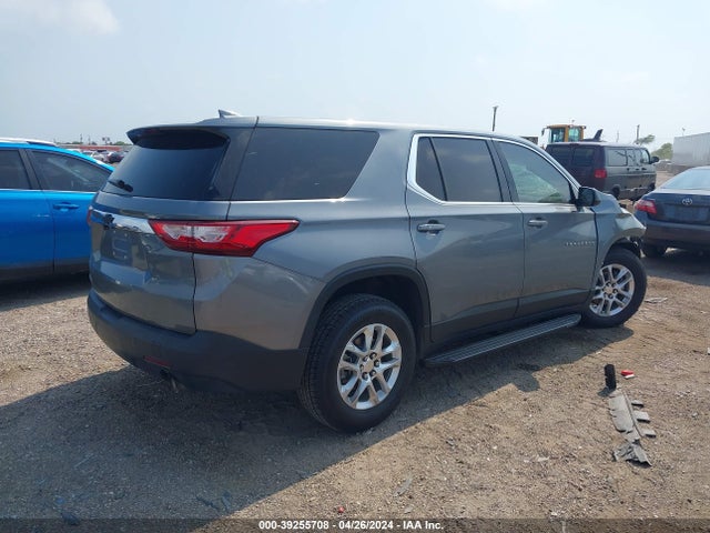Chevrolet Traverse Ls 2018 1GNERFKW1JJ150475 Image 4
