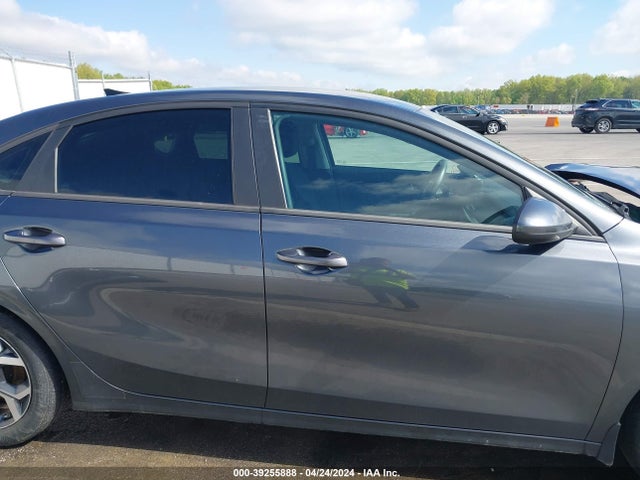 3KPF24AD0ME363991 KIA Forte Lxs