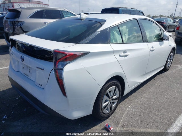 Toyota Prius Two Eco 2016 JTDKARFU0G3021332 Image 4
