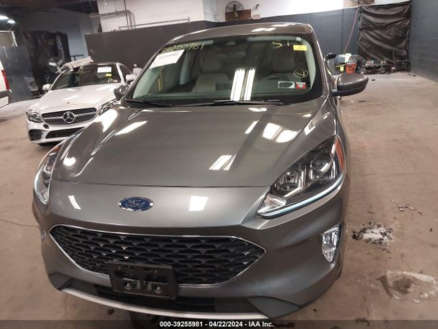 1FMCU9CZ1NUB12060 Ford Escape Sel Hybrid