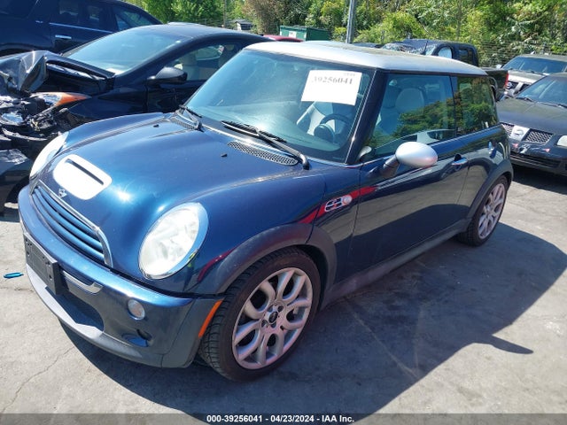 2006 MINI COOPER S WMWRE33516TJ34814 Photo 1