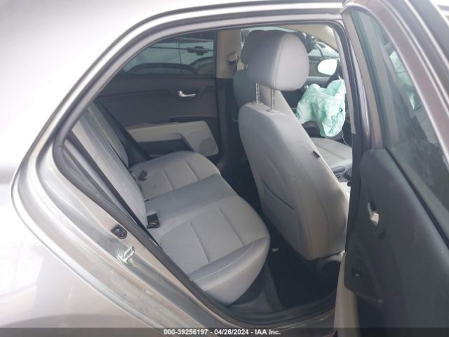 3KPA25AD0ME406886 KIA Rio 5-door S