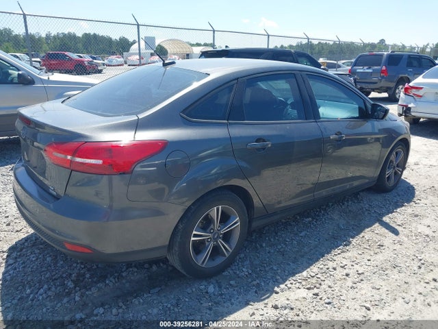 Ford FOCUS SE 2018 1FADP3FE2JL265249 Image 4