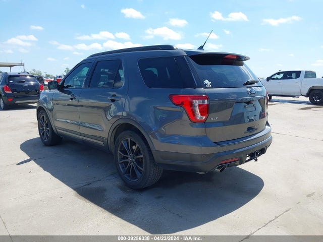 Ford EXPLORER XLT 2018 1FM5K7D80JGC90608 Image 3