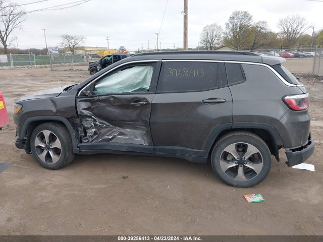 3C4NJCBB6JT102474 Jeep Compass Latitude Fwd