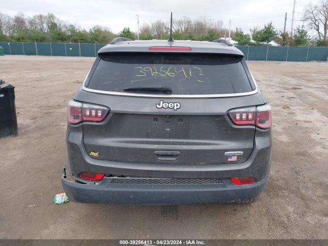 3C4NJCBB6JT102474 Jeep Compass Latitude Fwd