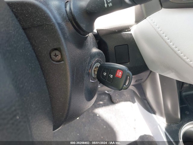 Toyota Rav4 Xle 2015 JTMWFREV0FD076174 Image 11