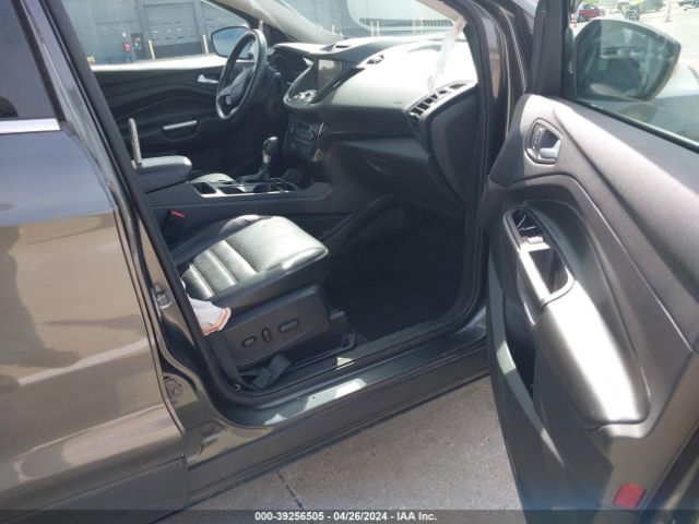 1FMCU0J97HUD17661 Ford Escape Titanium