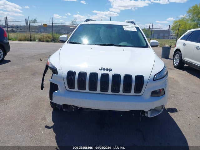 1C4PJLCB0JD574232 Jeep Cherokee Latitude Fwd